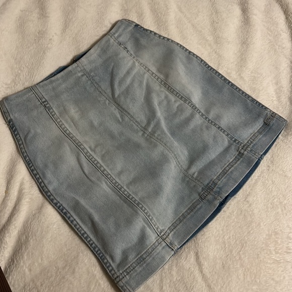 Wild Fable - Light Washed Denim Mini Skirt - Size: 00 - Picture 2 of 5